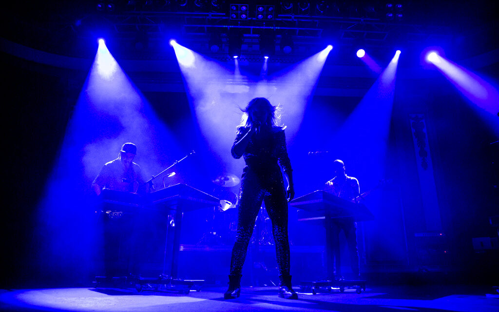 Shot in Columbus: Metric & Summore @ The Newport Music Hall / June 30, 2023